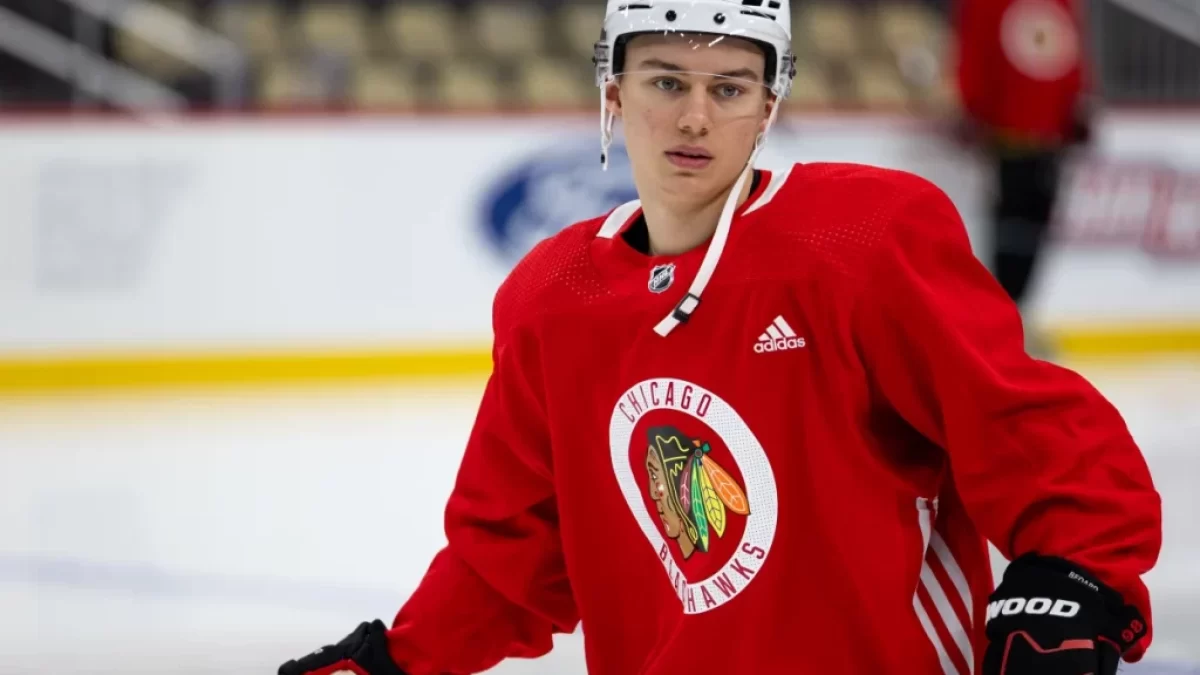 Začal nový ročník NHL. Divákům se poprvé představil supertalent Bedard. Brankář Petr Mrázek byl vyhlášen druhou hvězdou večera