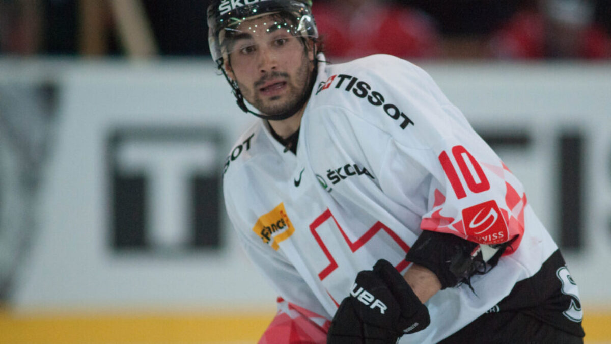 File:Andres Ambühl - Switzerland vs. Canada, 29th April 2012.jpg