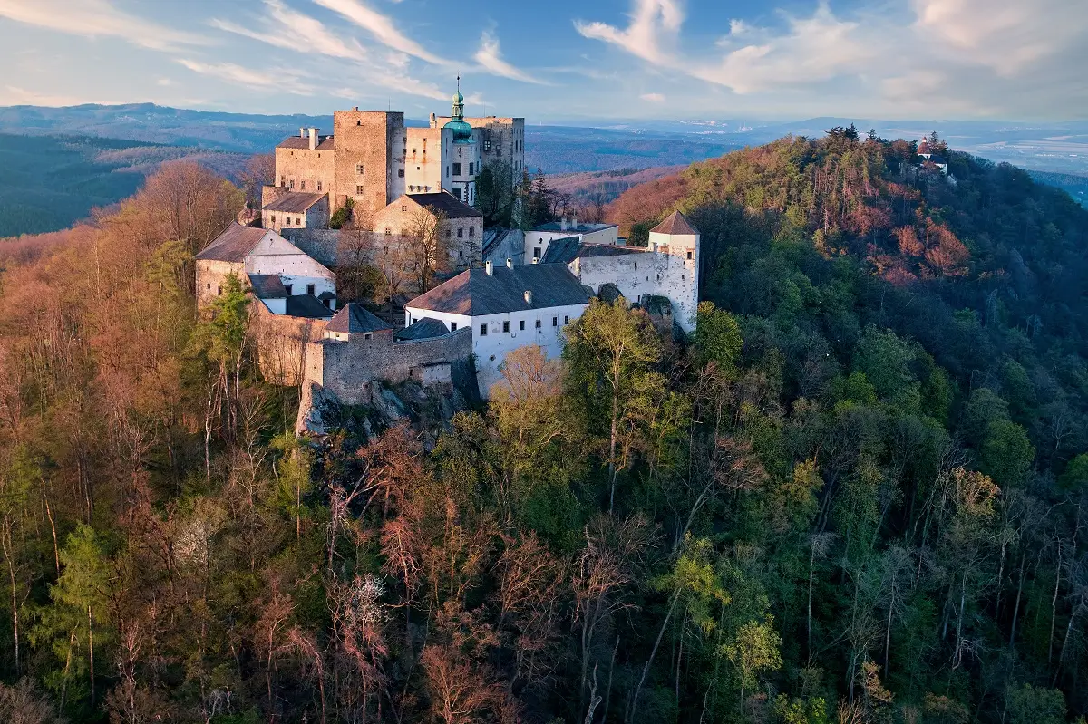 Hrad Buchlov a kaple sv. Barbory
