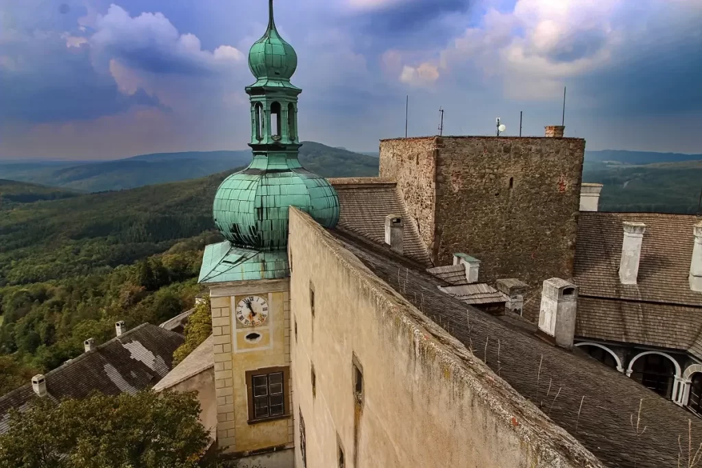 Buchlov 2 - SportDeník Výhled z věže hradu Buchlova
