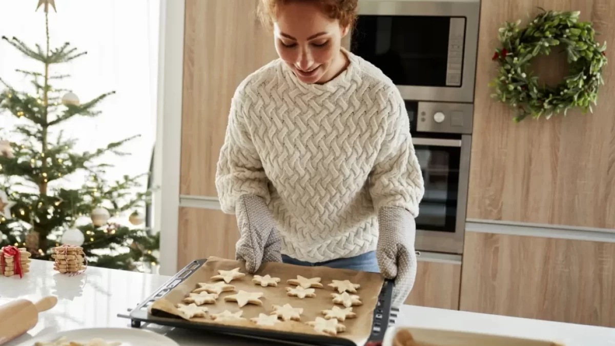 Žena pečící cukroví