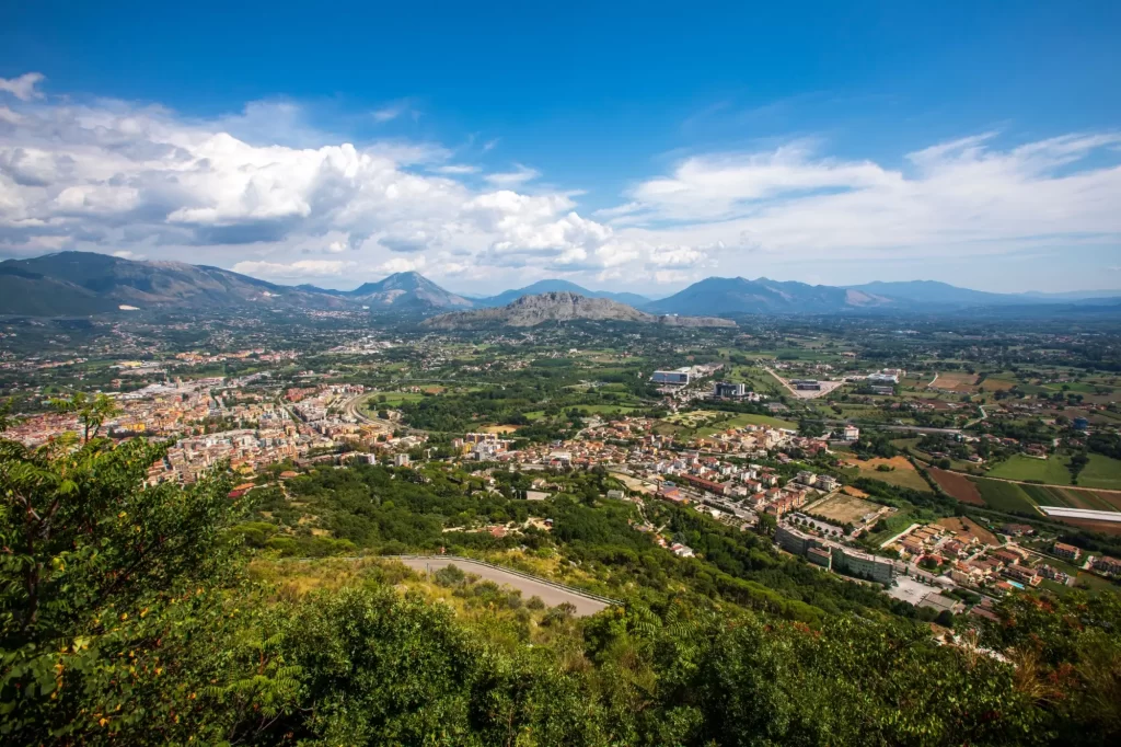 cassino - SportDeník výhled na italské městečko Cassino