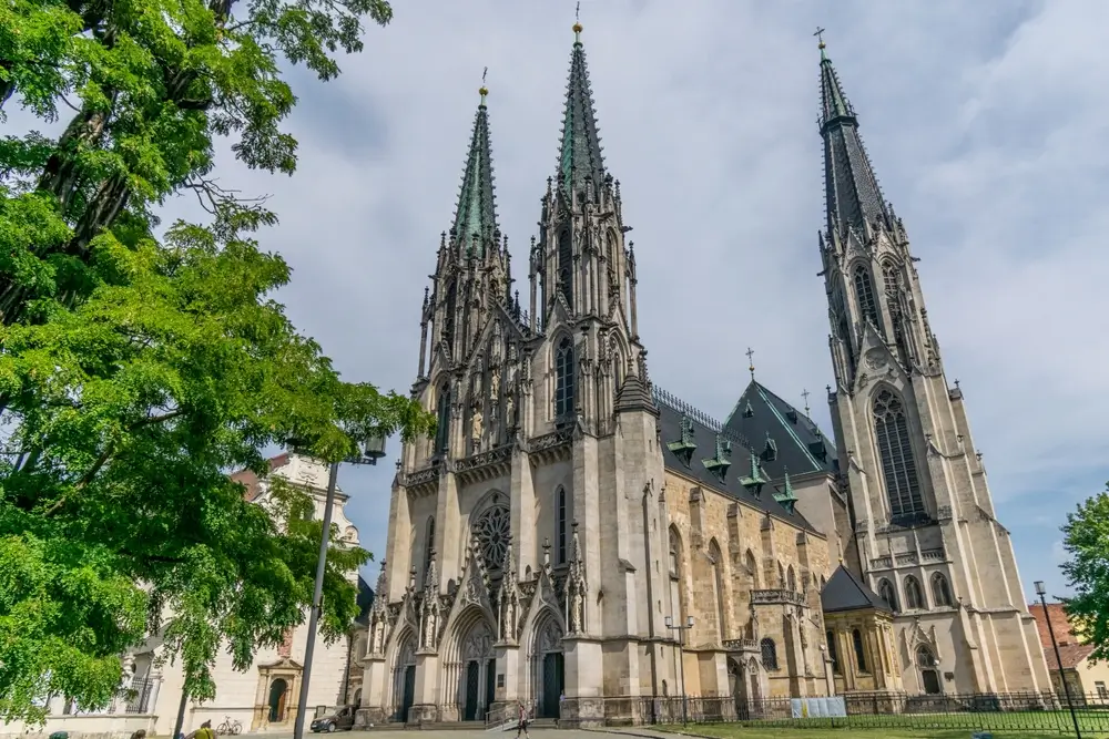 shutterstock_2270738411 - SportDeník Dóm svatého Václava v Olomouci.