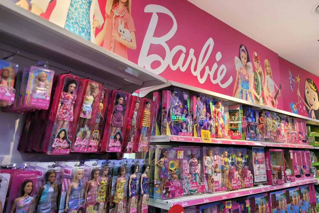 - SportDeník Obchod s hračkami Barbie