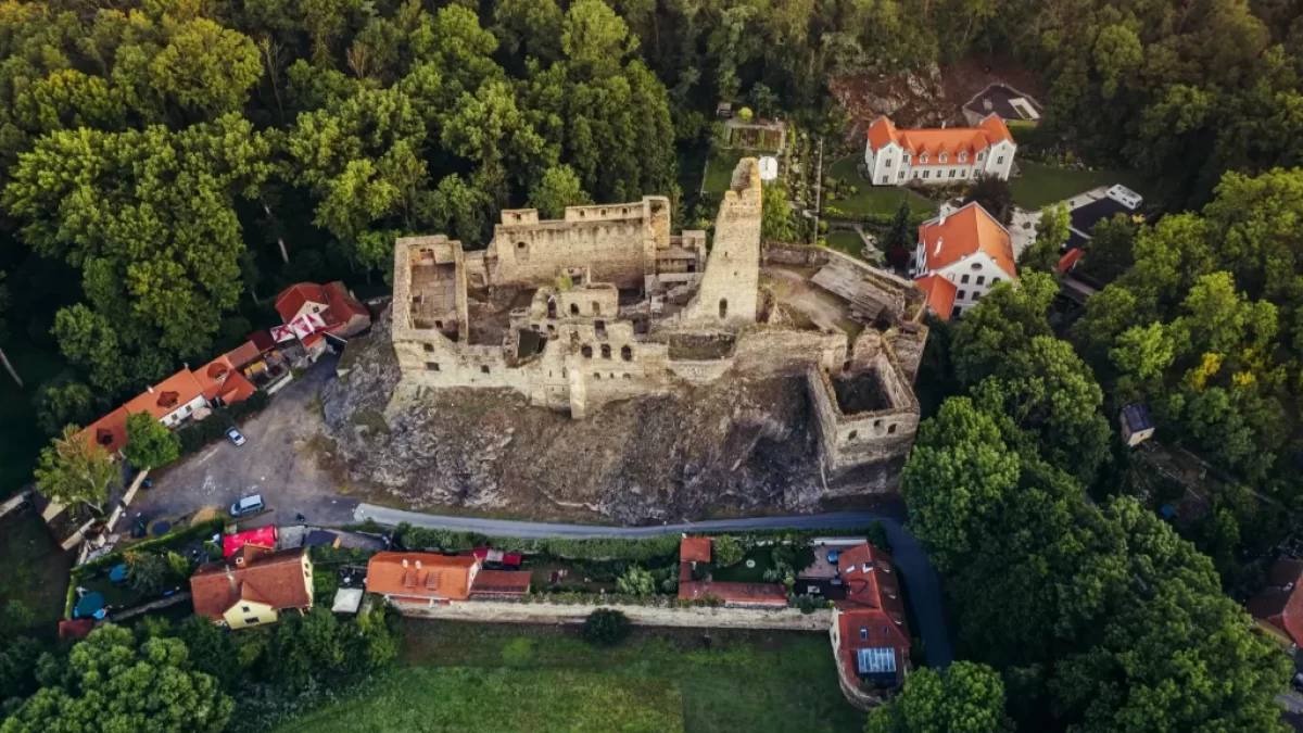 Česko se pyšní mnoha krásnými hrady.