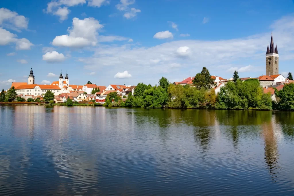 Shutterstock_2245346413 - SportDeník Telč je překrásné město.