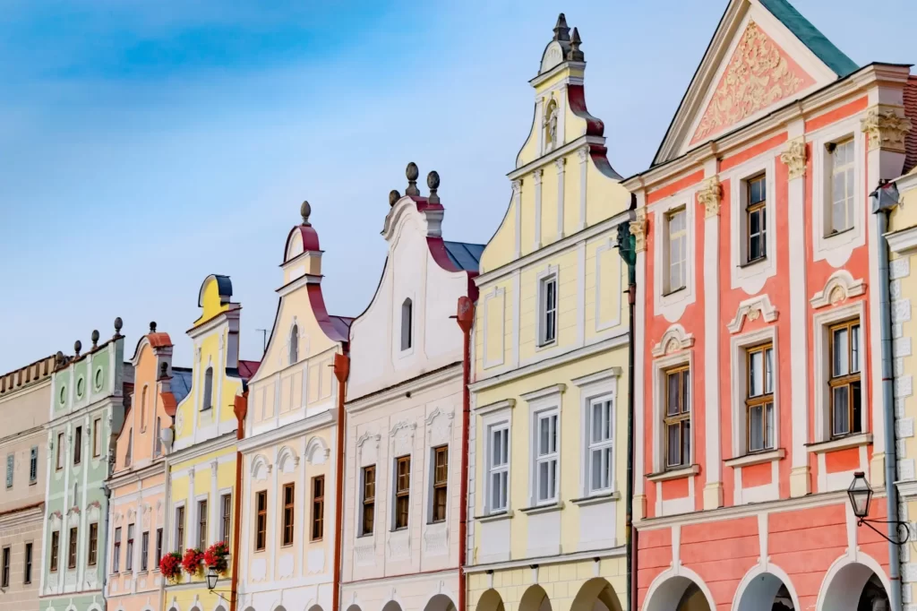 Shutterstock_2245346423 - SportDeník Náměstí je jako z pohádky.