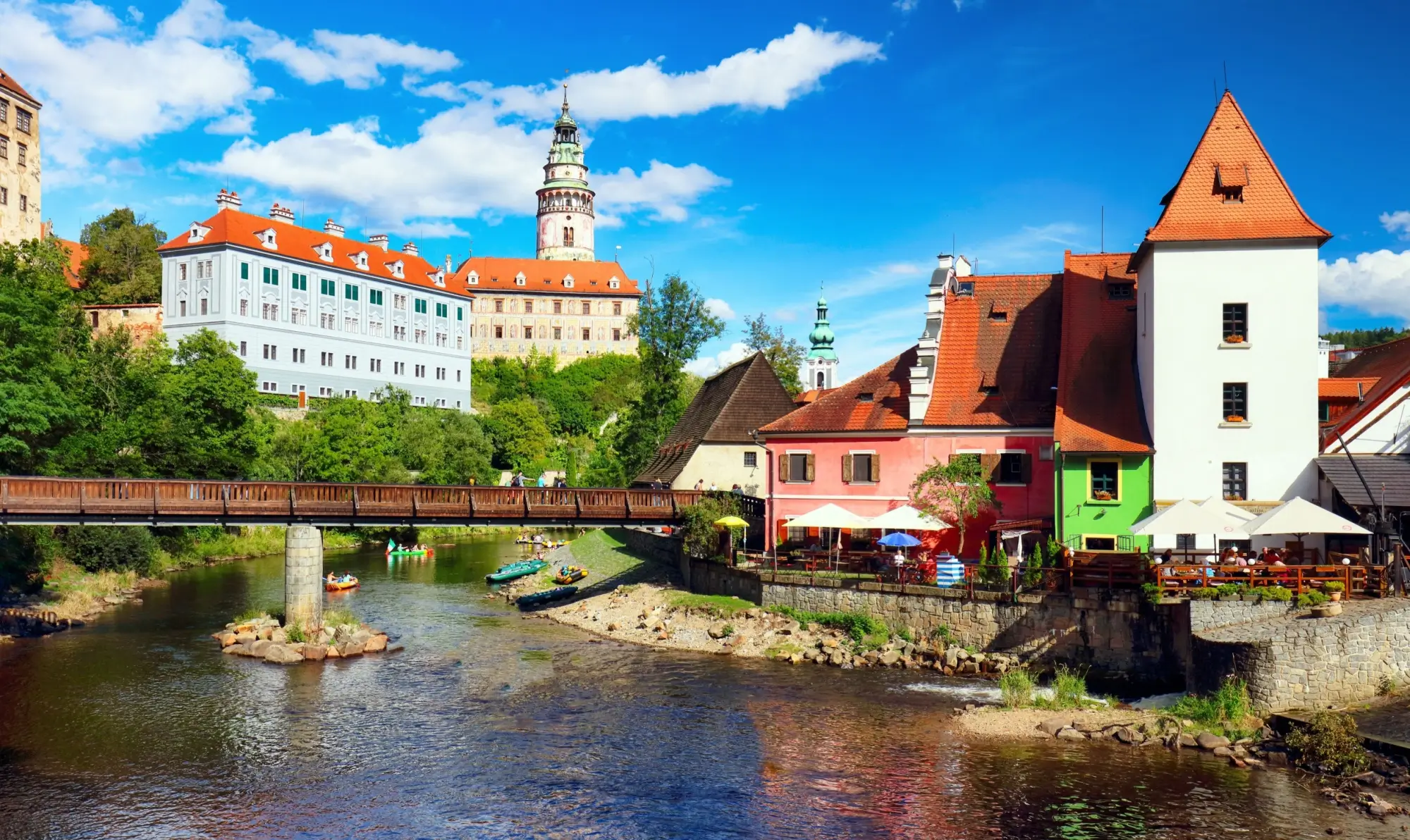 Shutterstock_2390907027 - SportDeník Český Krumlov je malebné město, které nabízí nespočet památek.