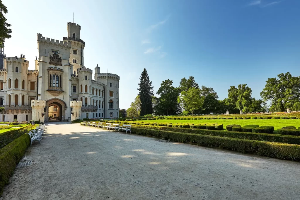Zámek Hluboká nad Vltavou si oblíbili i filmaři, FOTO: Shutterstock - SportDeník Zámek Hluboká nad Vltavou