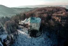 Hrad Houska z leteckého pohledu.