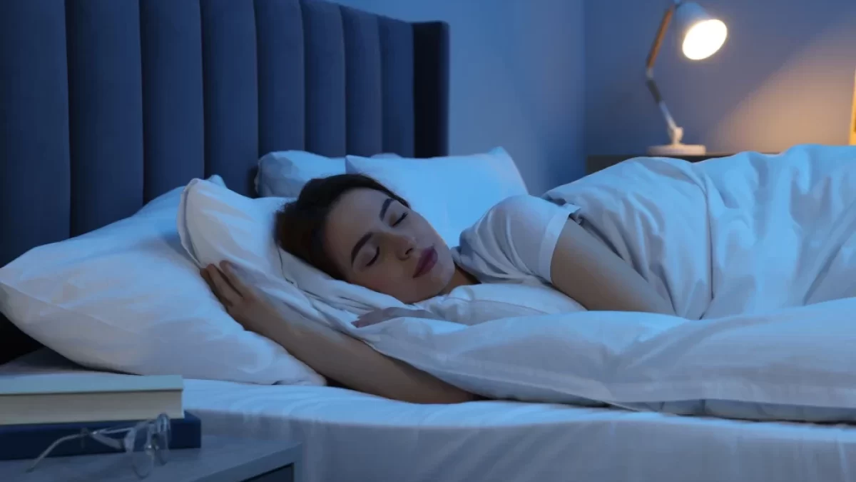 žena v posteli