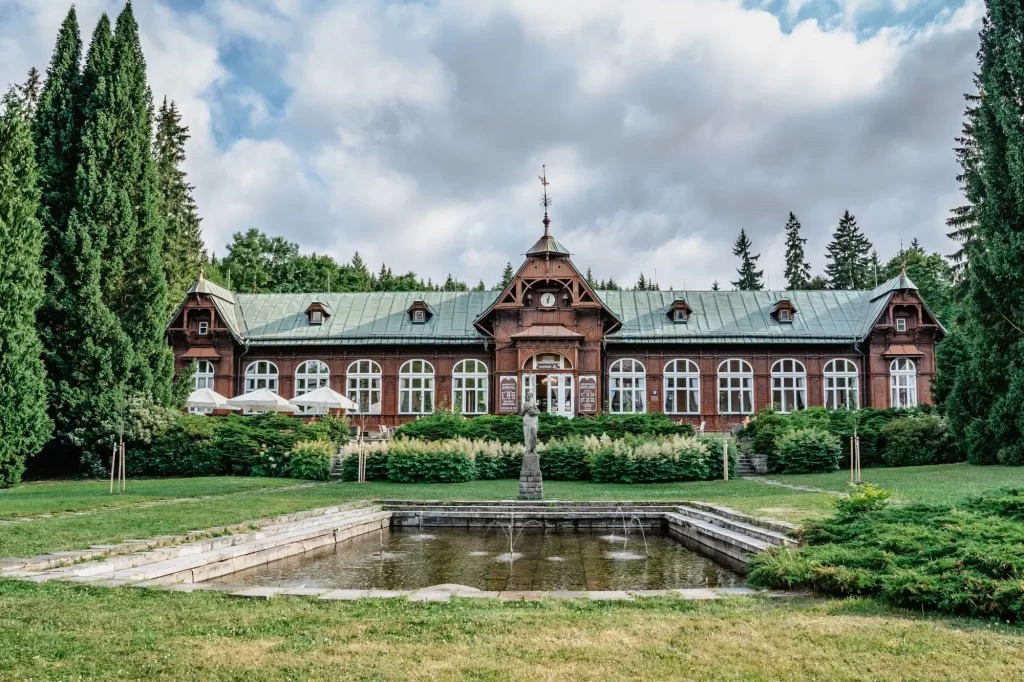 Tato česká vesnice válcuje evropské žebříčky popularity. - SportDeník Karlova Studánka je malebná vesnička.