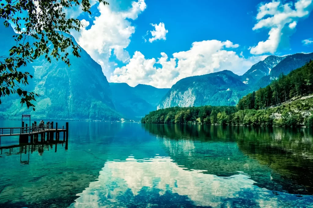 V jezeře se v létě můžete i vykoupat - SportDeník jezero Hallstatt