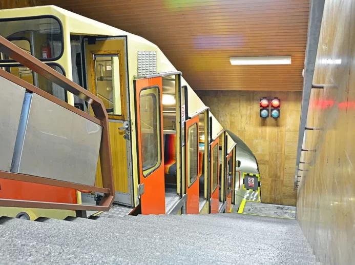 Nejstrmější podzemní lanovka stará víc než 110 let. Najdete ji v Česku