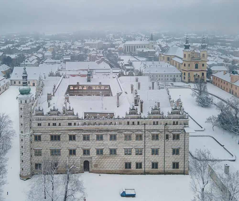 Litomyšlský zámek není jen historickým monumentem, ale i centrem kultury. - SportDeník zasněžený zámek Litomyšl