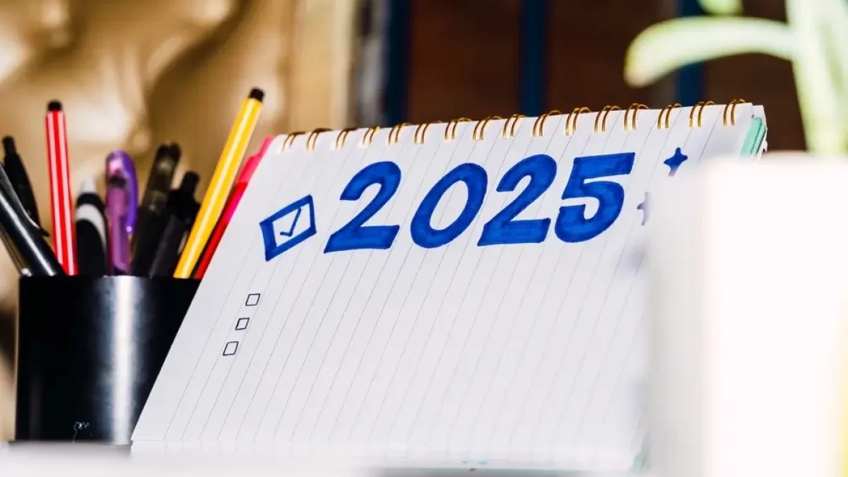 rok 2025