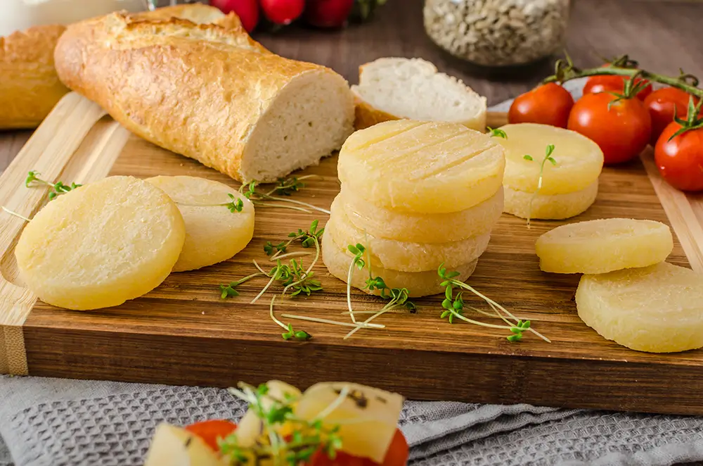 olomoucké tvarůžky na prkénku