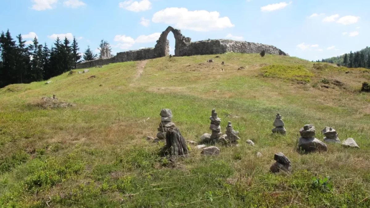ruiny kostela sv. Mikuláše