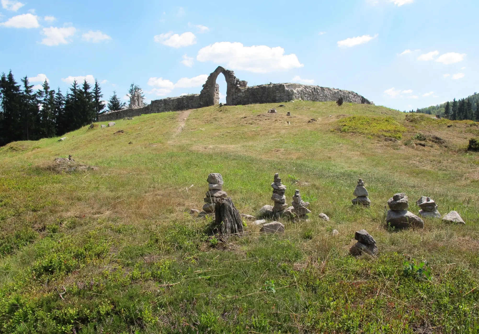 ruiny kostela sv. Mikuláše