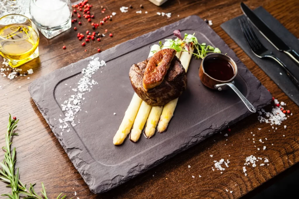 Shutterstock_2019950294 - SportDeník Foie gras s masem
