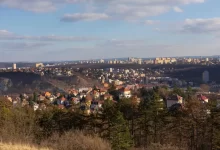 Pohled z vyhlídky na Prahu