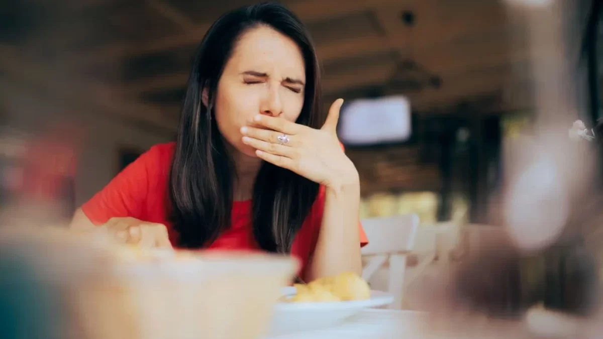 Žena v restauraci.