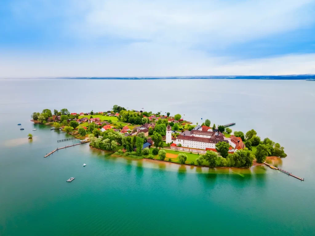 Shutterstock_2200389025 - SportDeník Jezero Chiemsee