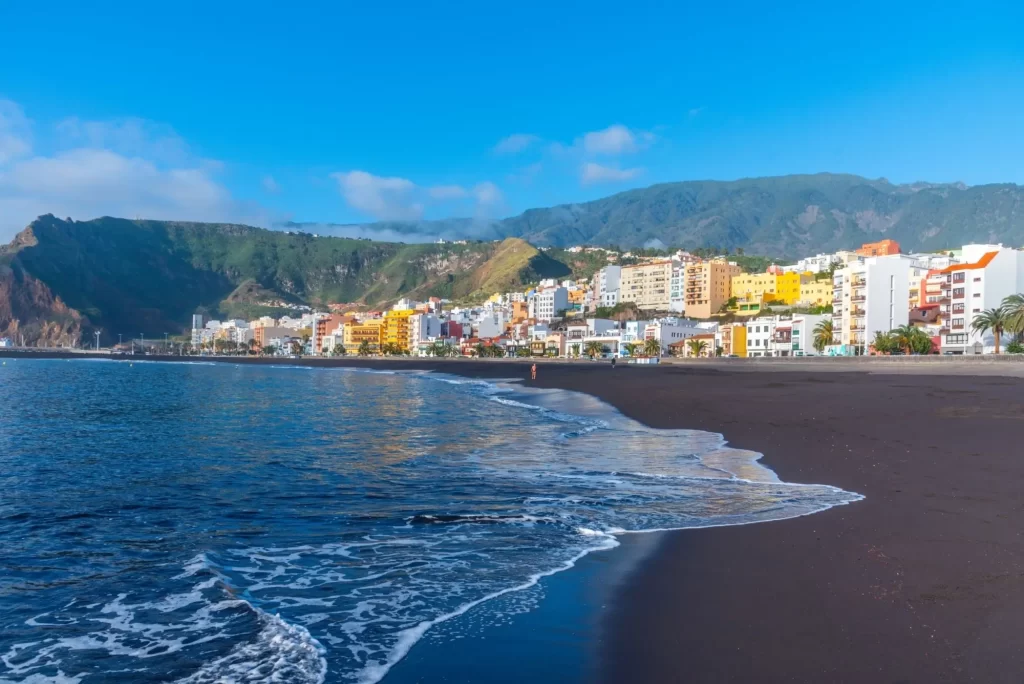 Na ostrově najdete pláže s černým pískem, FOTO: Shutterstock - SportDeník la palma