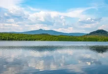 Hamerské jezero s výhledem na Ještěd