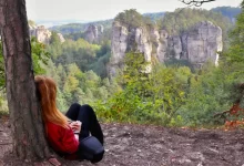 žena v Českém Ráji