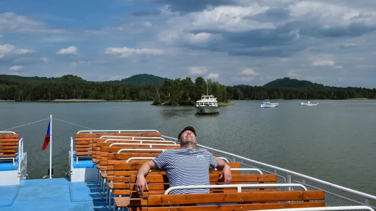 výletní loď na Máchově jezeře