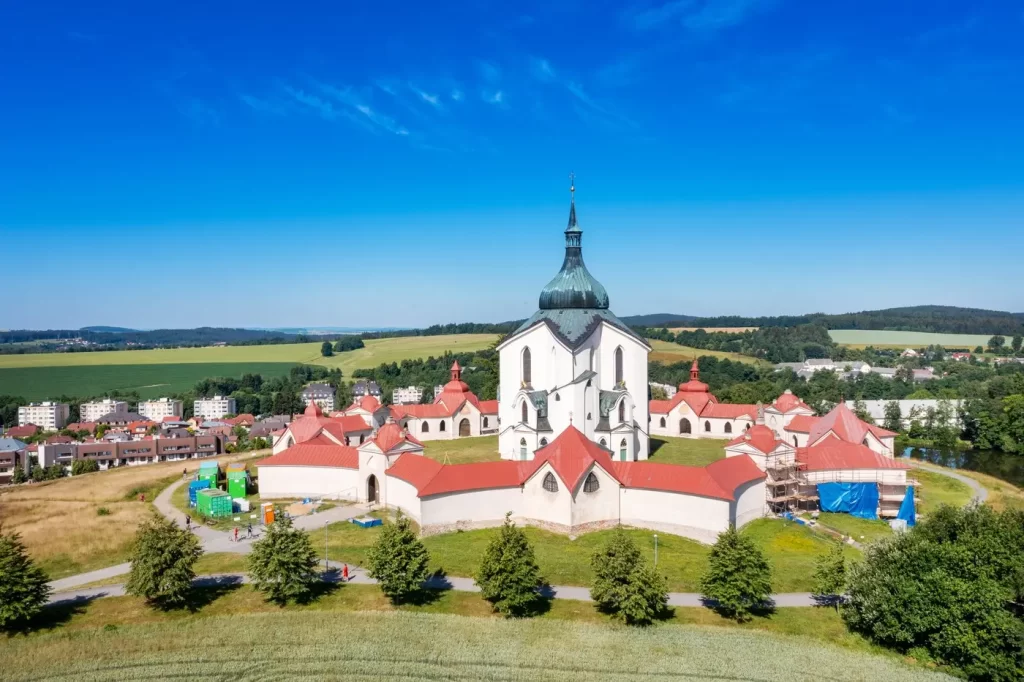 Všichni milovníci architektury si výlet užijí - SportDeník Kostel svatého Jana Nepomuckého