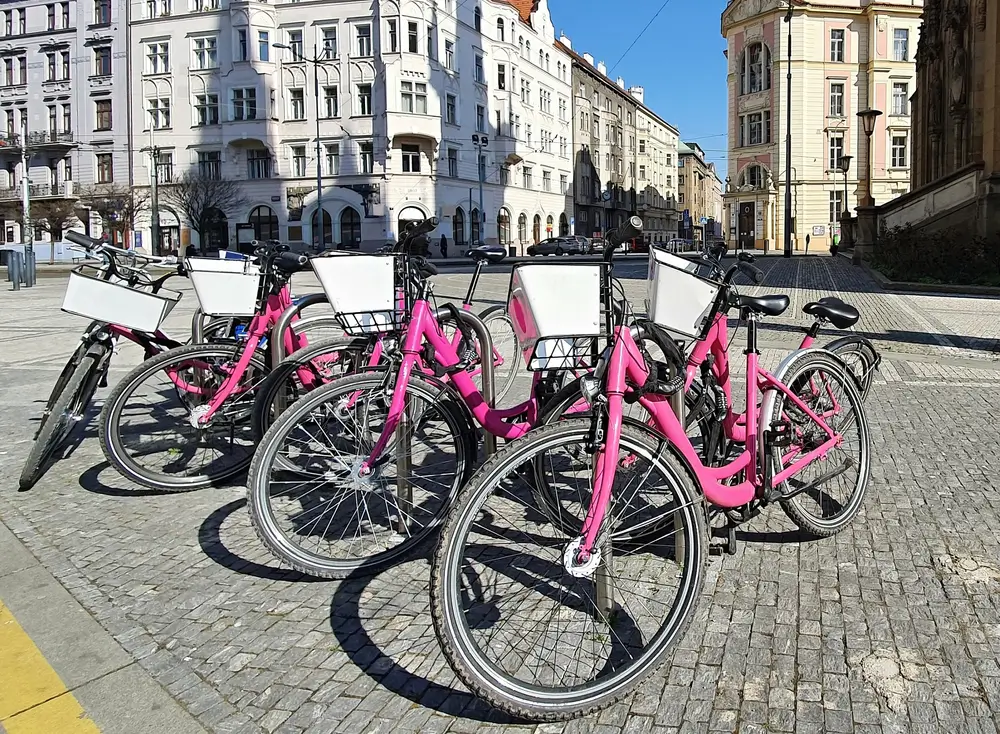 Praha a cykliste - SportDeník Kola na pújčení.