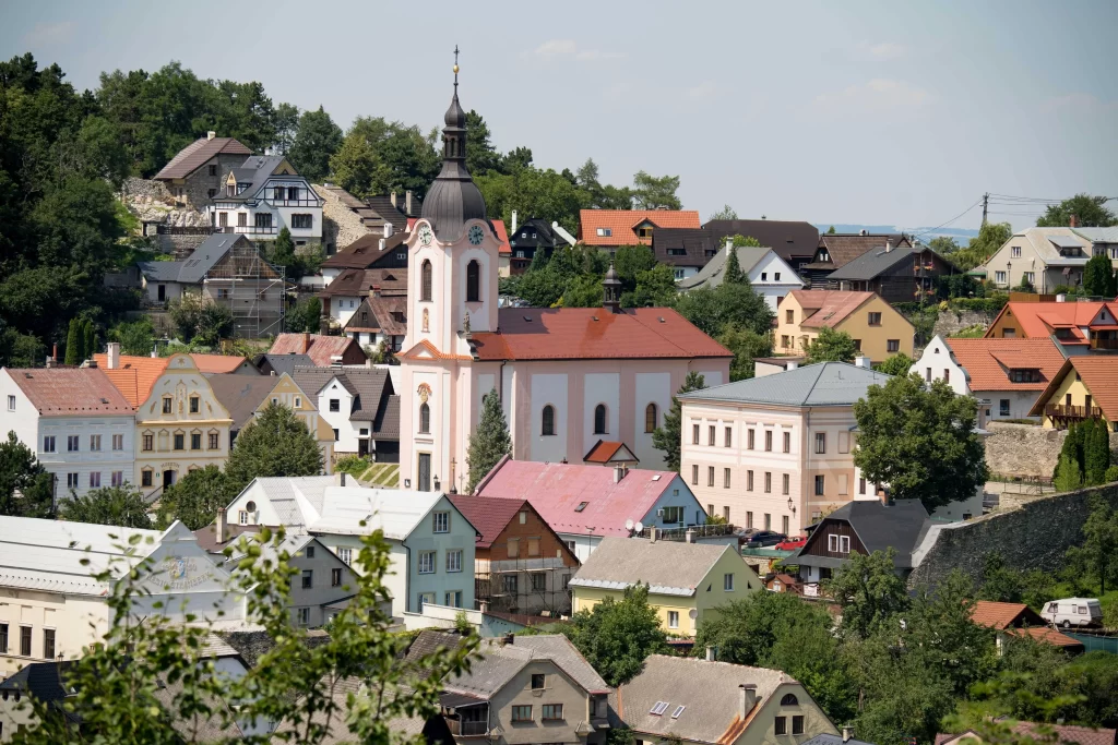 shutterstock_2506427857_optimized - SportDeník centrum města Štramberk