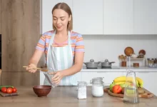 Zena v kuchhyni.