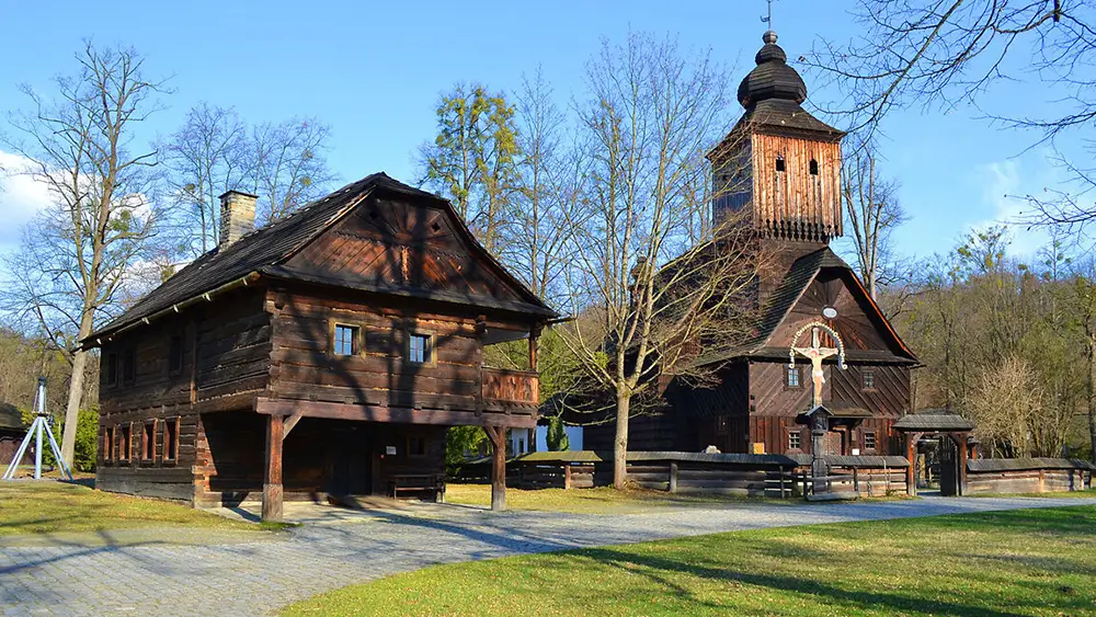 Valašské muzeum v přírodě v Rožnově pod Radhoštěm je největším a nejstarším skanzenem svého druhu ve střední Evropě. - SportDeník Valašské muzeum
