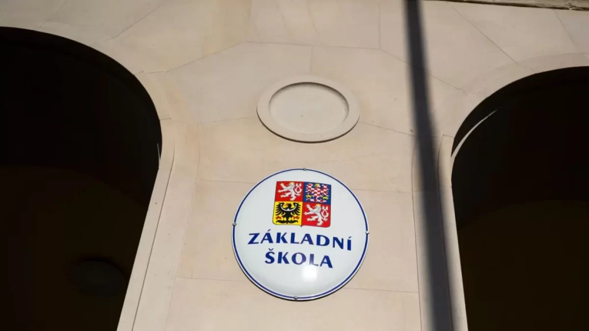 Základní škola cedule