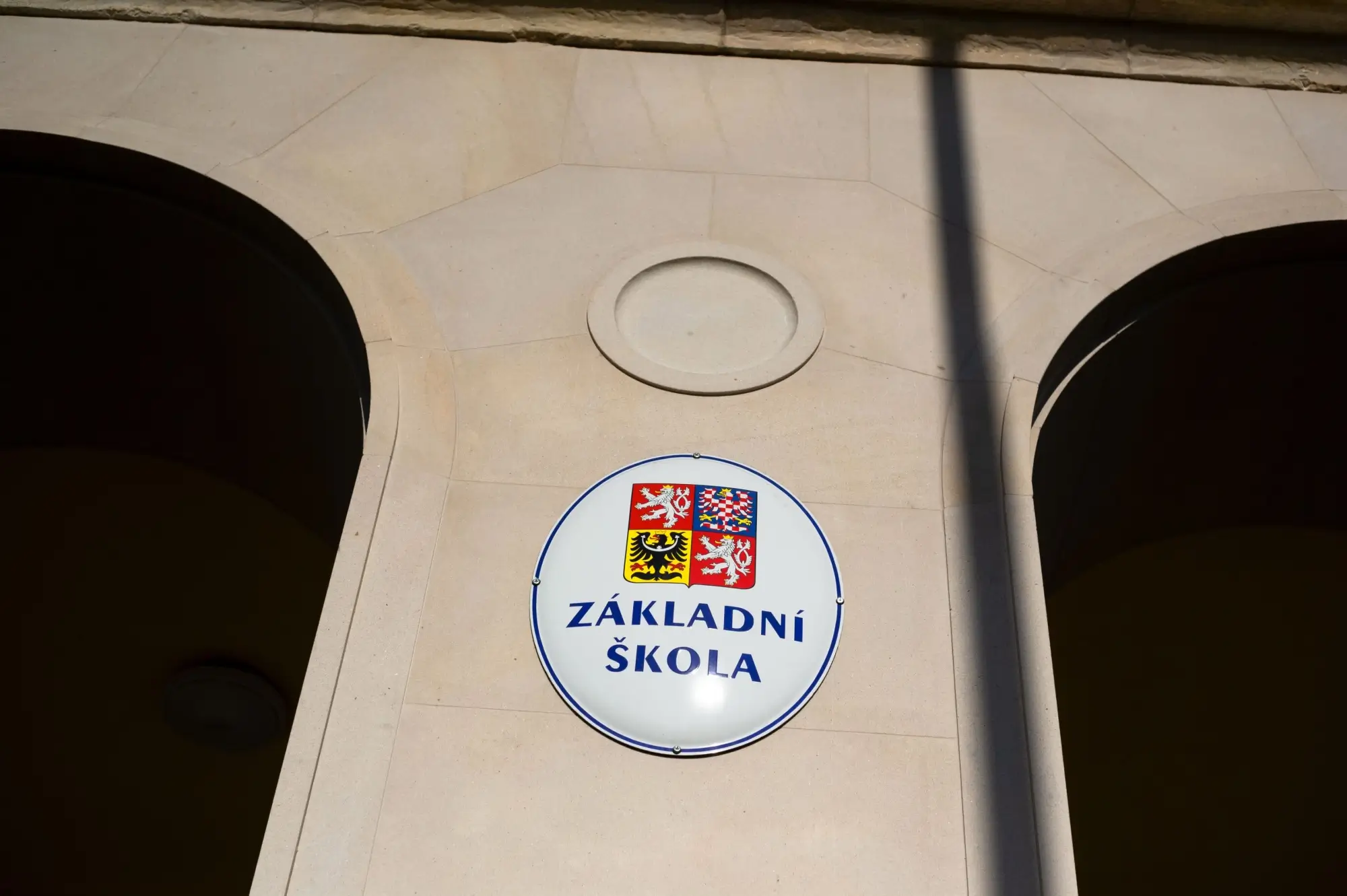 Základní škola cedule