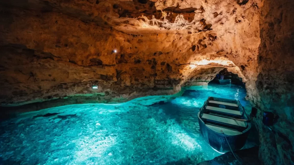 skryté podzemní jezero v Maďarsku