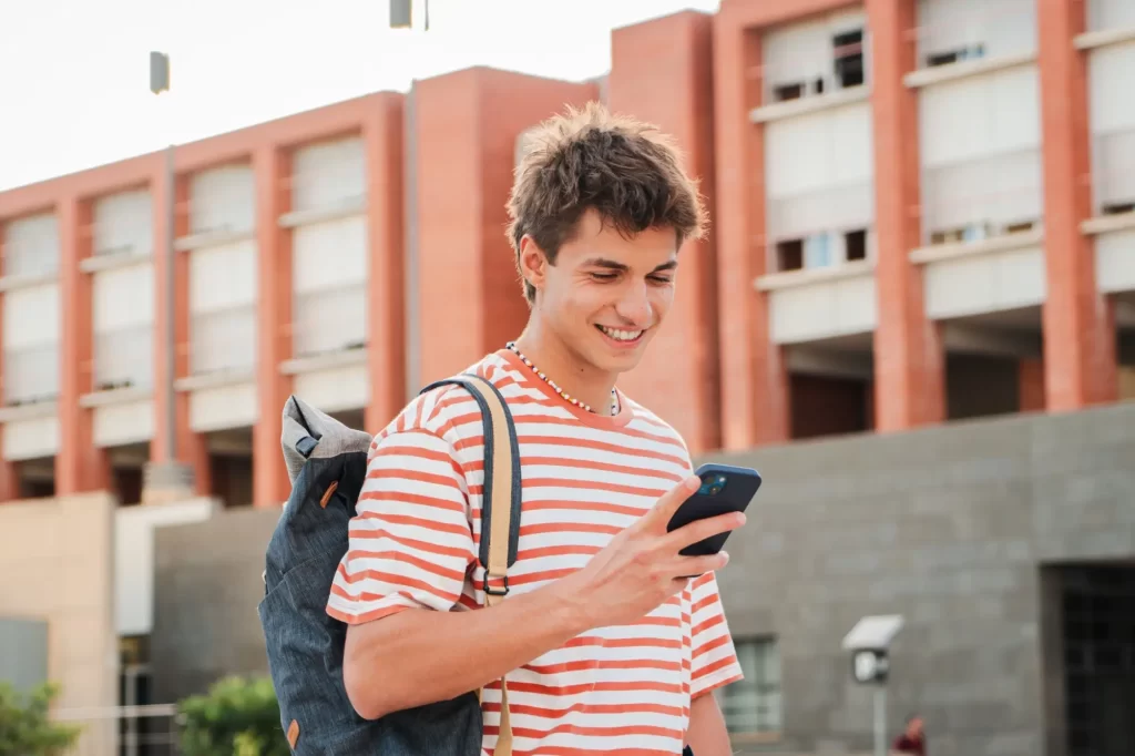 student na telefonu