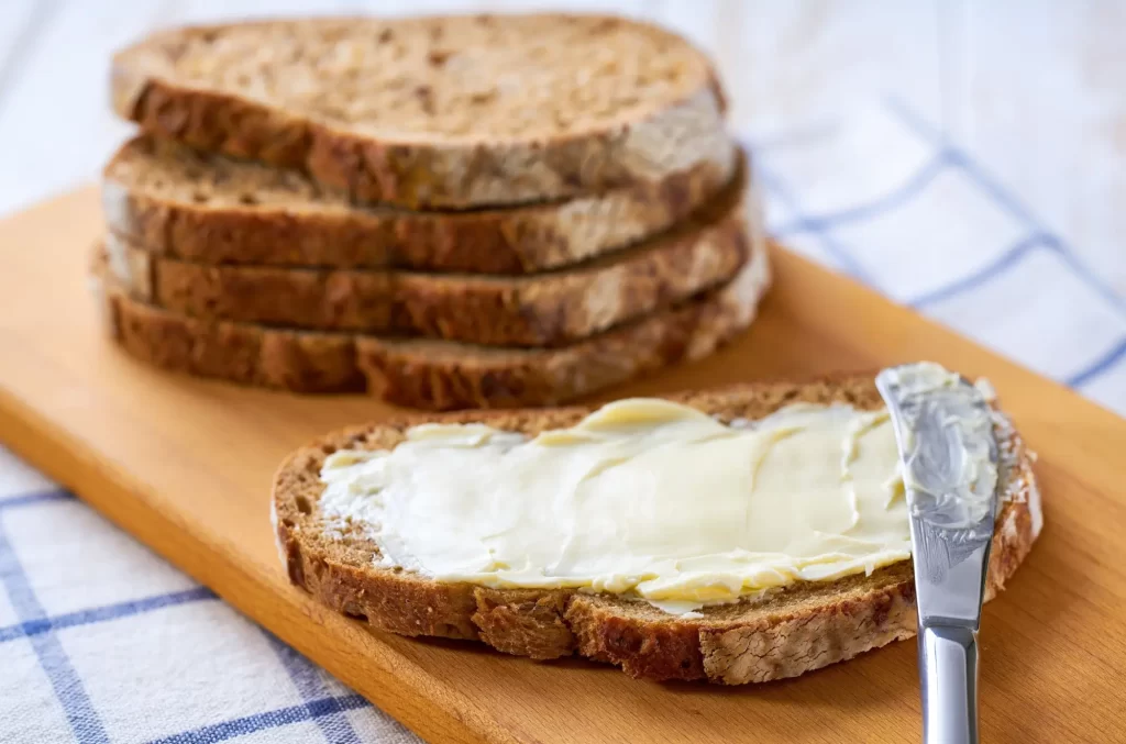 Shutterstock_2482728983 - SportDeník U másla většinou platí, že vyšší cena rovná se vyšší kvalita.