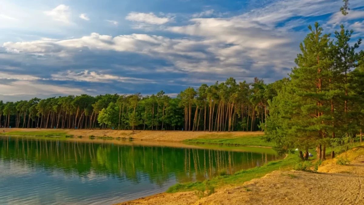 Jezero Lhota