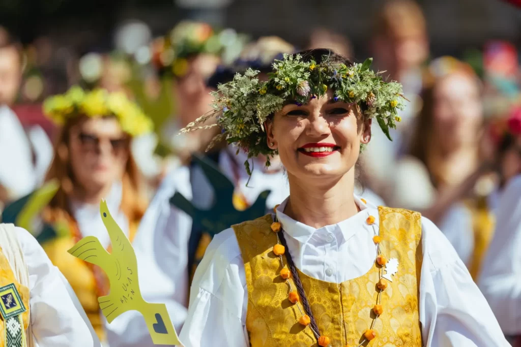Shutterstock_2494404619 - SportDeník Obyvatelé jsou veselí, pozitivní a vždy dobře naladění.