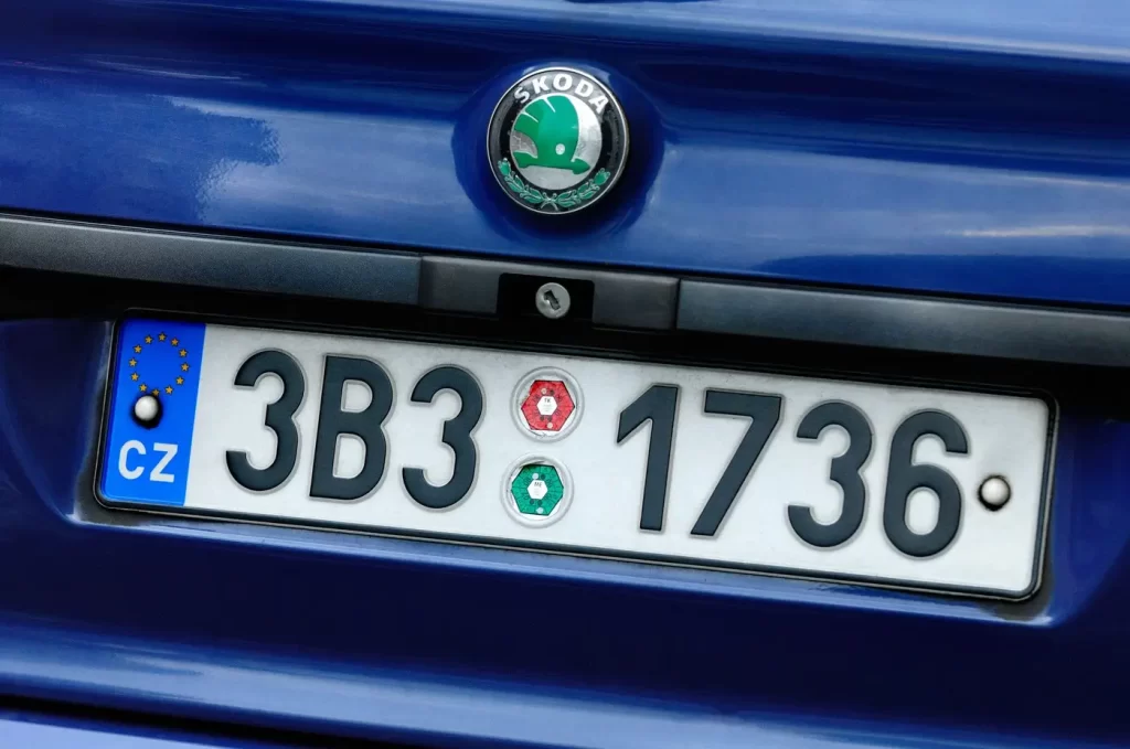 Platnost technické kontroly mohou nyní policisté kontrolovat i na dálku. - SportDeník SPZ