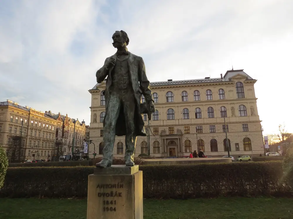 Socha Antonína Dvořáka