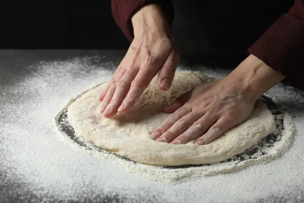 Těsto na pizzu. - SportDeník Těsto na pizzu.
