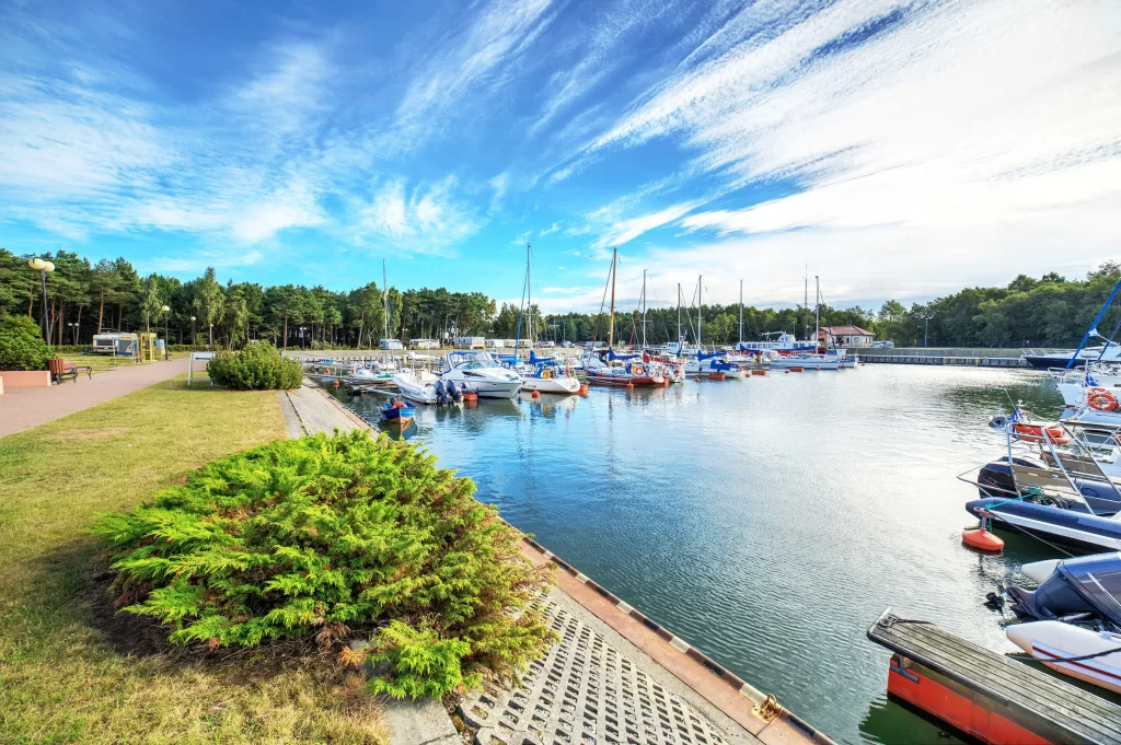 shutterstock_316077599_optimized - SportDeník přístav ve městě Leba