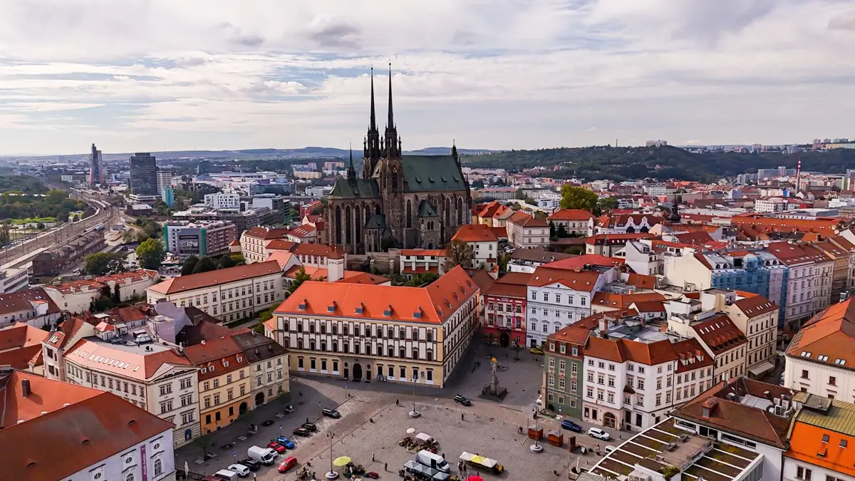 Brno 2 - SportDeník Centrum Brna s Katedrálou sv. Petra a Pavla
