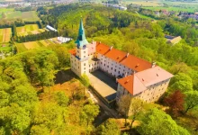 Pohled na zámek Zelená hora