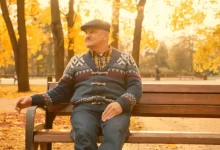 Senior na lavičce